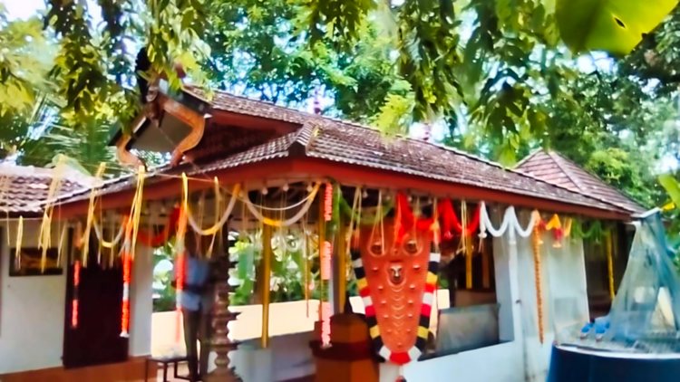 Ambalavattam Temple; Tellicherry; Durga Devi Temple; uasatish;